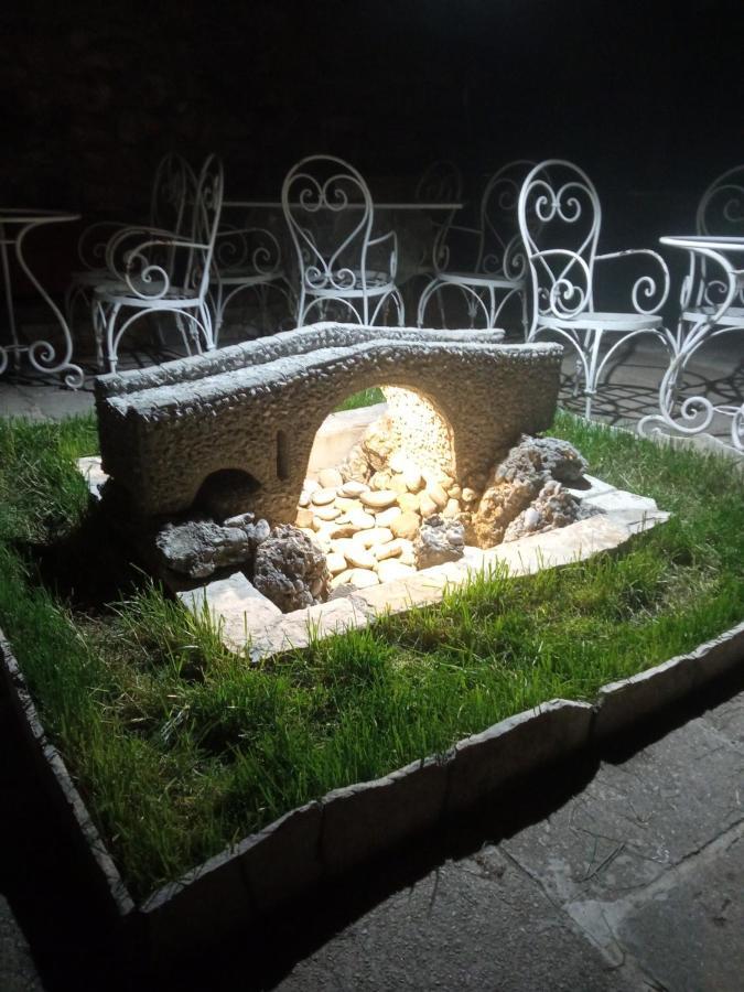 Heart Of Old Town Guesthouse Podgorica Buitenkant foto
